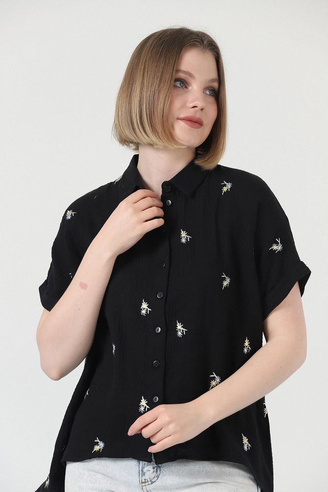 Black embroidery shirt