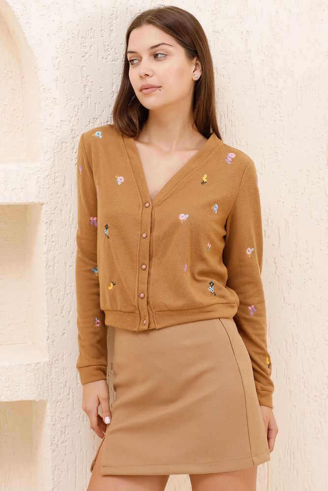 Topshow Camel Embroidery Detailed Wholesale Cardigan