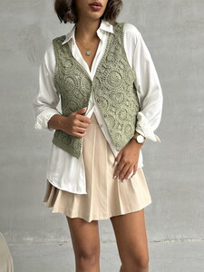 Topshow Khaki Buttoned Lace Vest #4