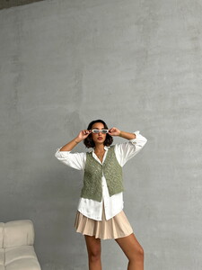 Topshow Khaki Buttoned Lace Vest #2