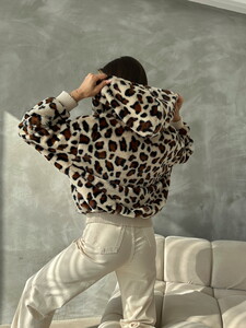 Topshow Light Stone Leopard Look Plush Wholesale Coat #5