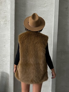 Topshow coffee hairy vest #5